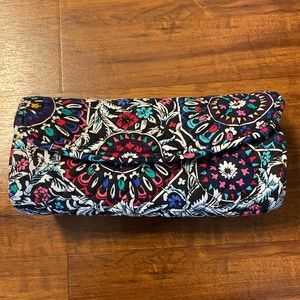 Vera Bradley On a Roll Case